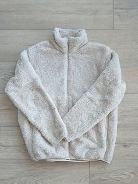 Uniqlo Plush Sherpa Zip Jacket in Cream